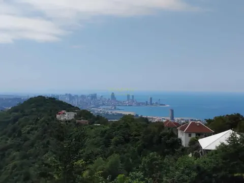 Продается земельный участок с видом на море.