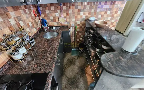 Продается трехкомнатная квартира.