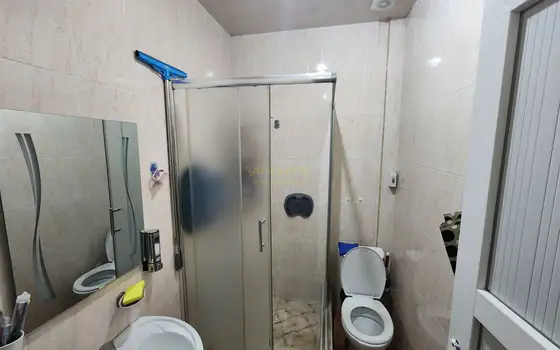 Продается трехкомнатная квартира.