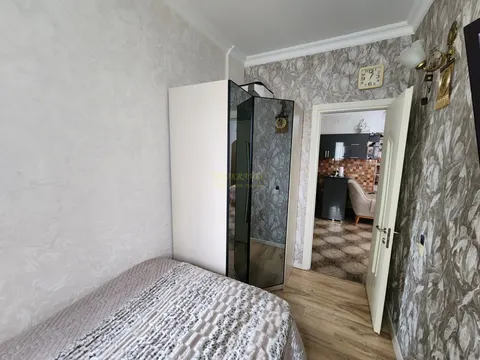 Продается трехкомнатная квартира.