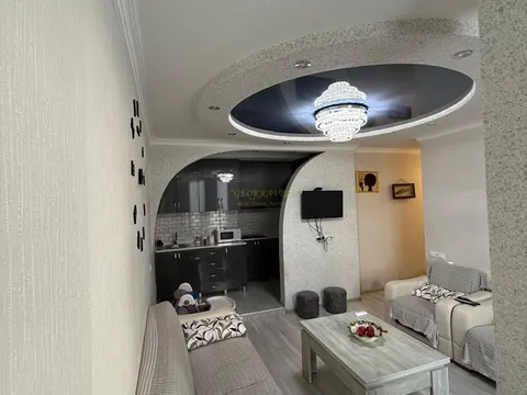 Двухкомнатная квартира с ремонтом.