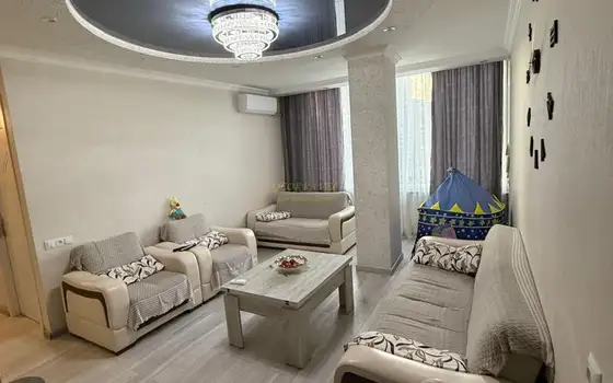 Двухкомнатная квартира с ремонтом.