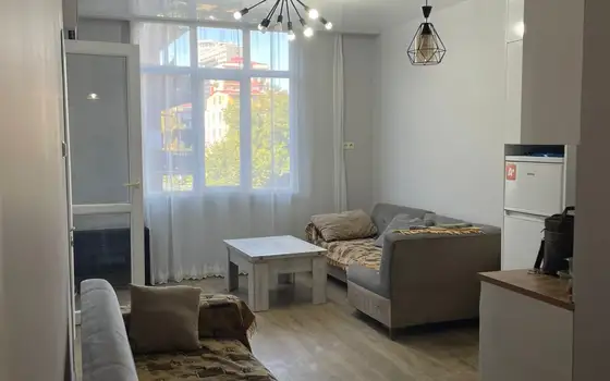 3-Room Apartment with Renovation and Balcony in Batumi, photo 2