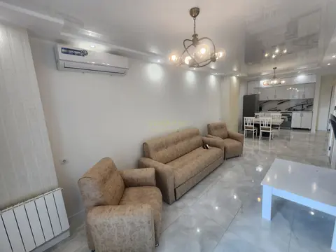 Продается трехкомнатная квартира.