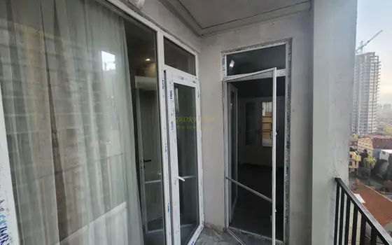 Продается трехкомнатная квартира.