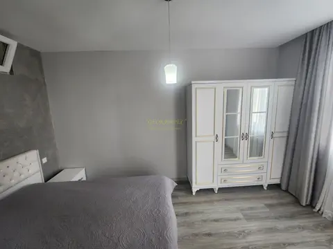 Продается трехкомнатная квартира.
