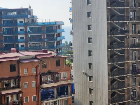 Продается трехкомнатная квартира.
