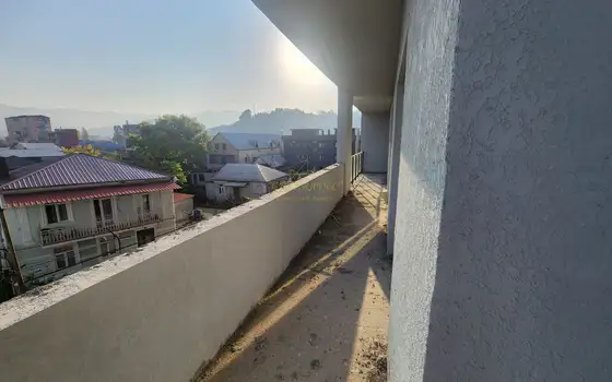 Продается квартира центральной частию.