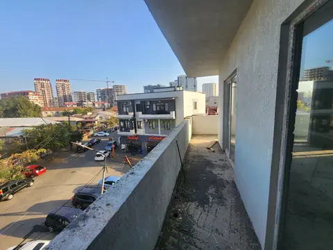 Продается квартира центральной частию.