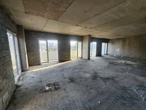 Продается квартира центральной частию.