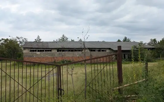 Коммерческий участок с зданием бывшей фермы в Супсе - изображение 1