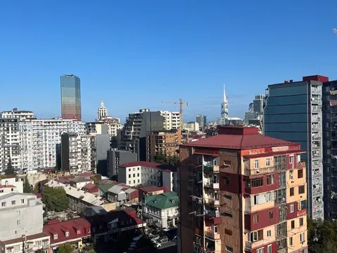 Продается квартира в центре города.