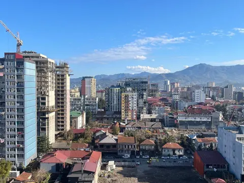 Продается квартира в центре города.