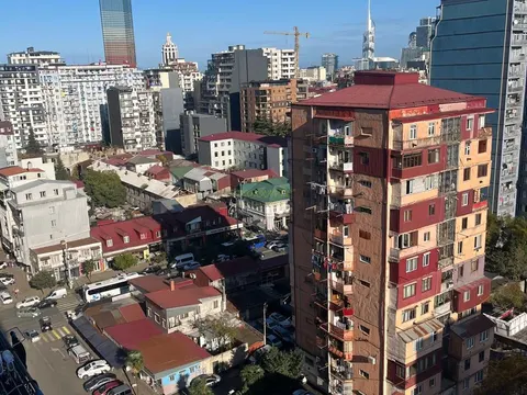 Продается квартира в центре города.