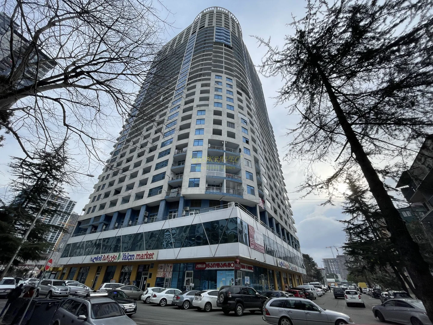 Четырехкомнатная квартира у моря.
