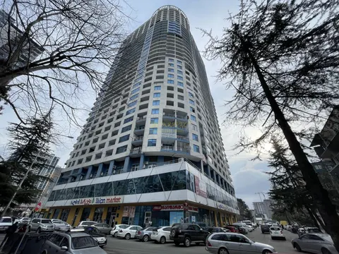 Четырехкомнатная квартира у моря.