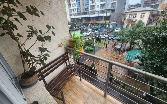 Трехкомнатная квартира в городе Батуми.