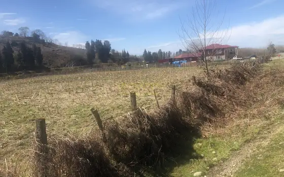 Продается участок у реки с видом на горы в Кобулети. Грузия.