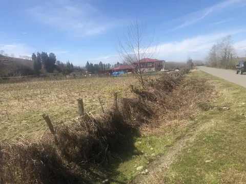 Продается участок у реки с видом на горы в Кобулети. Грузия.