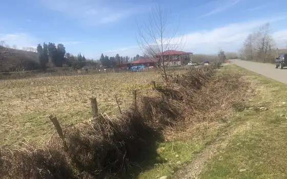 Продается участок у реки с видом на горы в Кобулети. Грузия.
