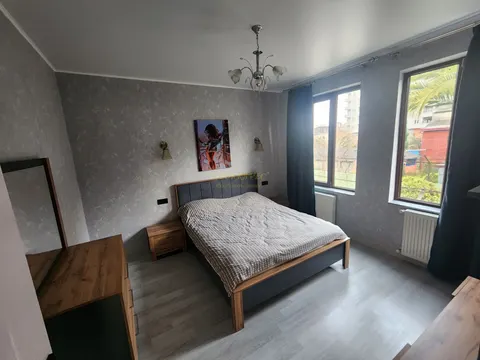 Продается благоустроенный двухэтажный частный дом в городе Батуми.