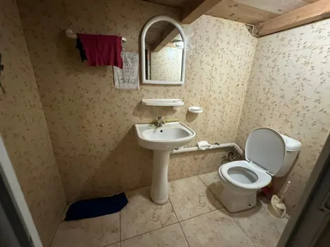 Продается коммерческая площадь.