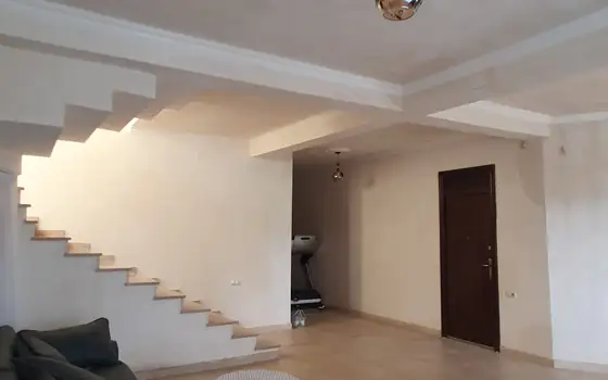 Продается частный дом в Батуми.