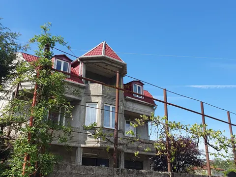 Продается частный дом в Батуми.