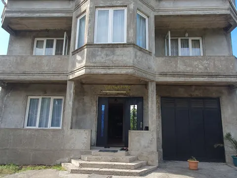 Продается частный дом в Батуми.