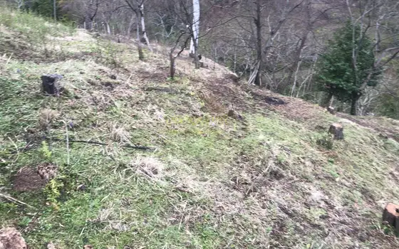 Продается земельный участок с видом на море и горы в тихом месте в Махинджаури.