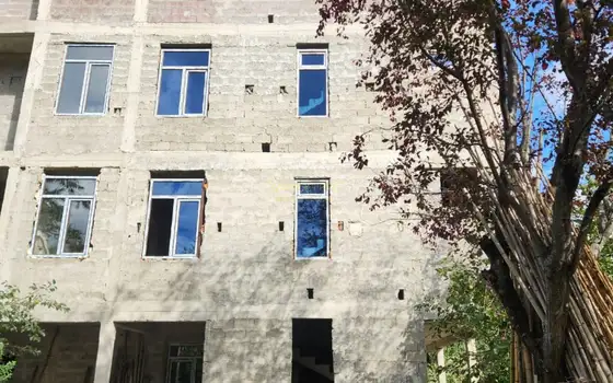 Продается пять этажный дом в Чакви.