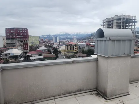 Продается пятиэтажный дом.