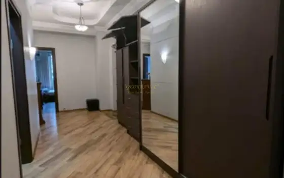 Продается трехкомнатная квартира у моря.