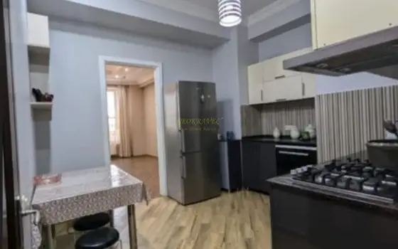 Продается трехкомнатная квартира у моря.
