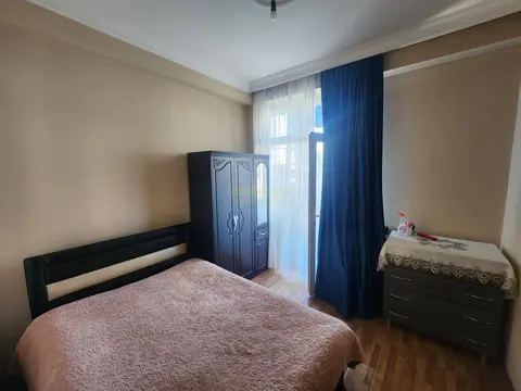 Продается четырехкомнатная квартира.