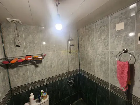 Продается четырехкомнатная квартира.