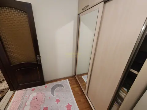 Продается четырехкомнатная квартира.