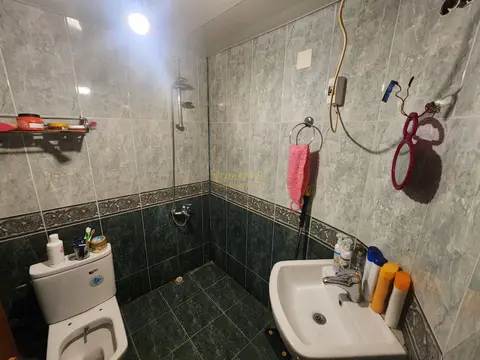 Продается четырехкомнатная квартира.