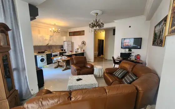 4-комнатная квартира 89 м² на улице Табидзе в Батуми - სურათი 1