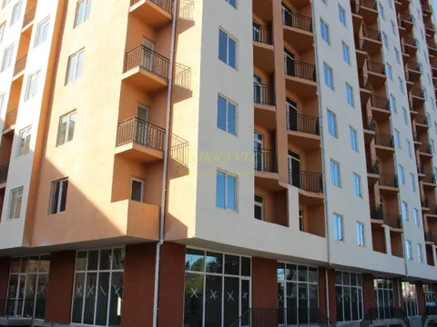 Продается коммерческая площадь под торговый центр в активном месте.