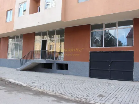 Продается коммерческая площадь под торговый центр в активном месте.