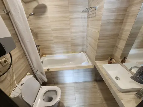 Трехкомнатная квартира у моря.