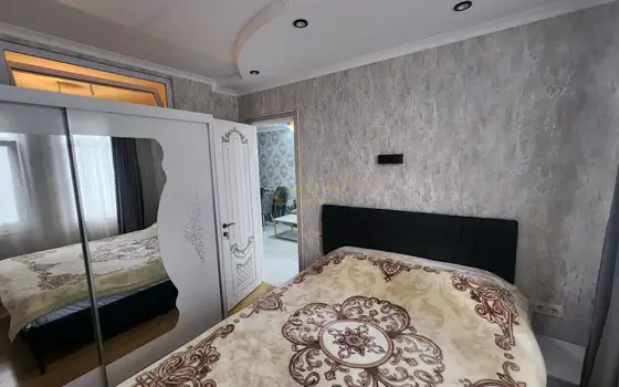 Сдается в аренду трехкомнатная квартира у моря.