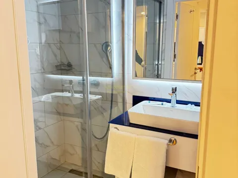 Продается квартира с видом на море.