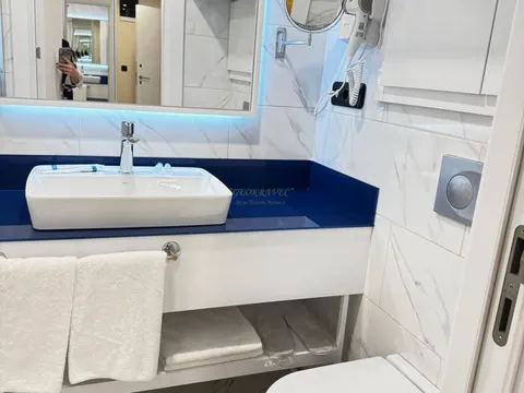 Продается квартира с видом на море.