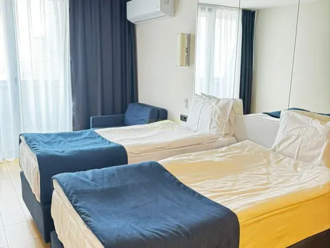 Продается квартира с видом на море.