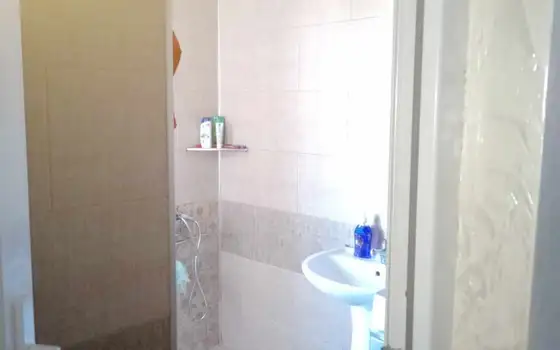 2-Bedroom Apartment with Balcony in Makhinjauri, photo 4