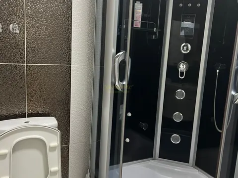 Трехкомнатная квартира в центре города.