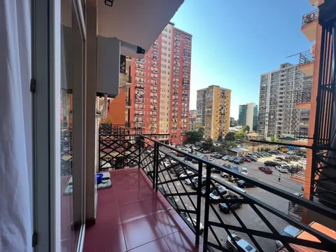 Трехкомнатная квартира в центре города.