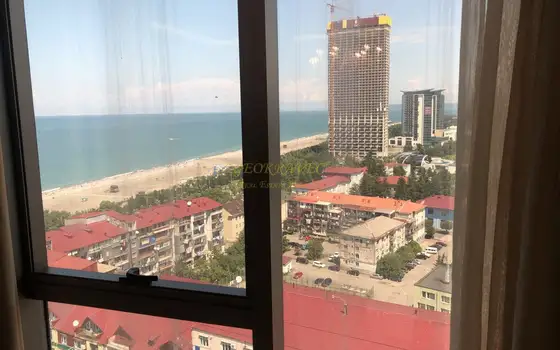 Продается квартира с шикарным ремонтом в доме "Гумбати груп" Батуми, с видом на море, горы и  город Батуми.